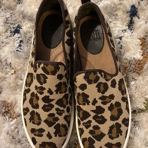 Sofft slip on sneakers shoes size 6M